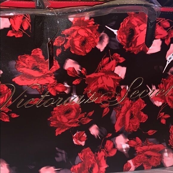 Victoria’s Secret overnight bag  - Picture 5 of 8